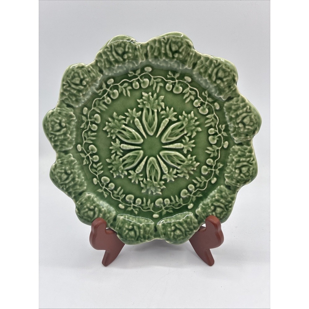 Vintage Bordallo Pinheiro Portugal Embossed Green Luncheon Plate 7.5"